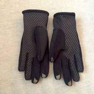 Isotoner Black and Gray Smart Touch Gloves